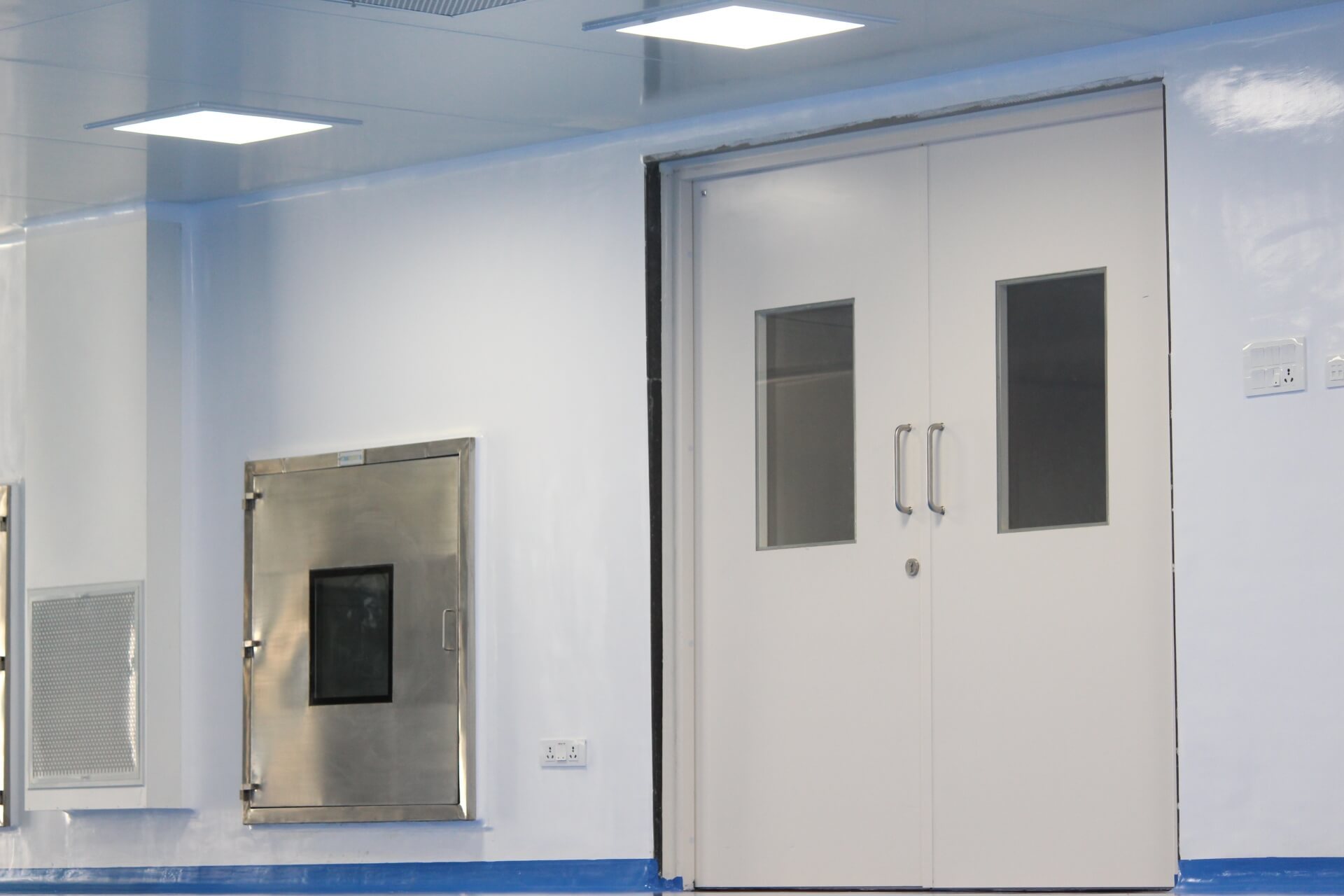 modular cleanroom doors | Welcome to Sai Seva Service